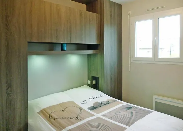 Baie Du Mont Saint Michel / De La Vaquerie 23 *